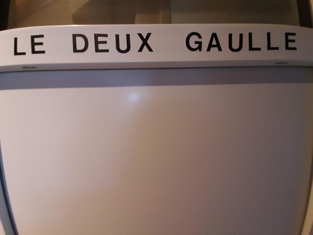 Le Deux Gaulle Apartment Le Mele-sur-Sarthe ภายนอก รูปภาพ